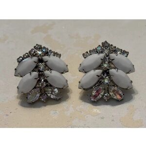 VTG Weiss Silver Marquise Milk Glass Aurora Borealis Clip On Earrings